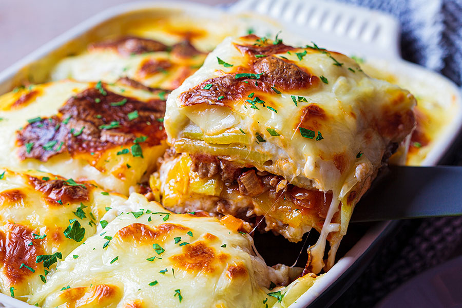 Μουσακάς - Τι να μαγειρέψω σήμερα; Ανακαλύψτε 10 Ελληνικές παραδοσιακές συνταγές