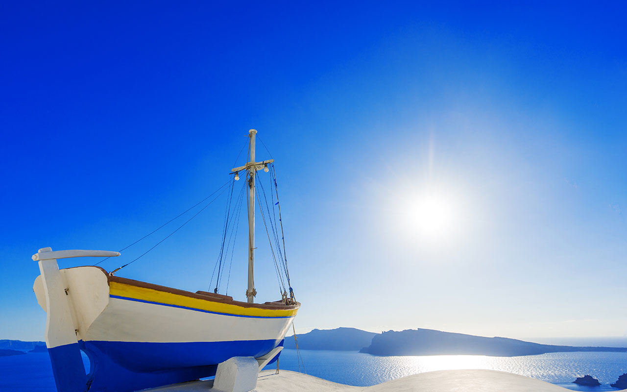 Exploring Santorini by Sea Boat Tours
