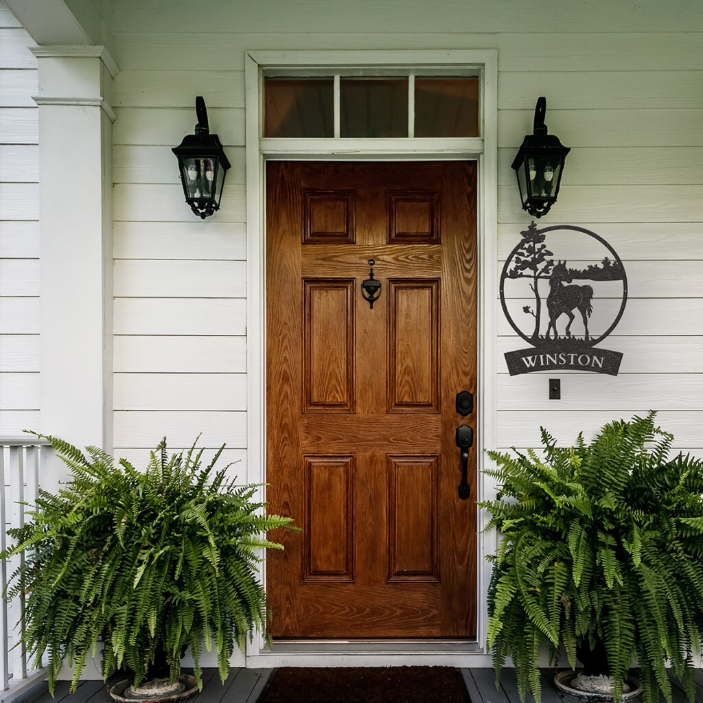 Why Metal Last Name Signs Are the Ultimate Family Gift